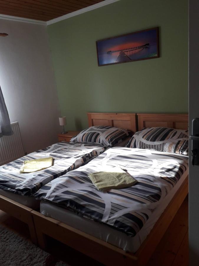 Penzion Na Strelnici Poděbrady エクステリア 写真