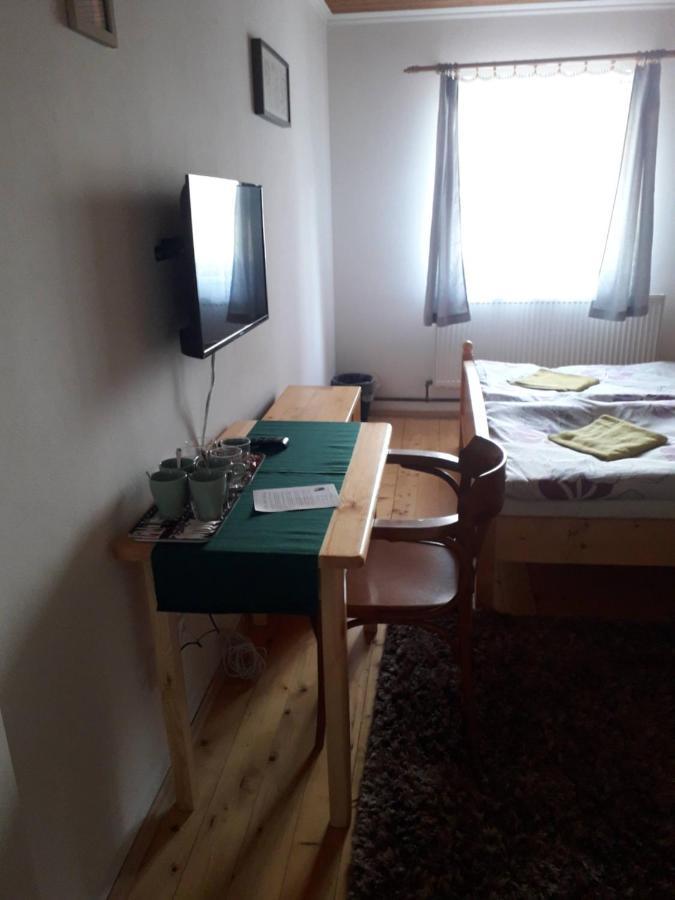 Penzion Na Strelnici Poděbrady エクステリア 写真